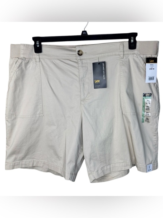 Lee Pants - Lee Shorts Tan Cargo Style in Size 24W  NWT